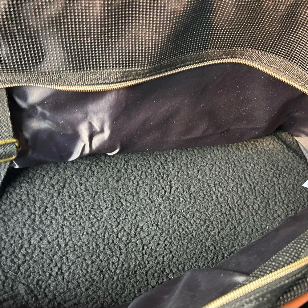 Pet carrier